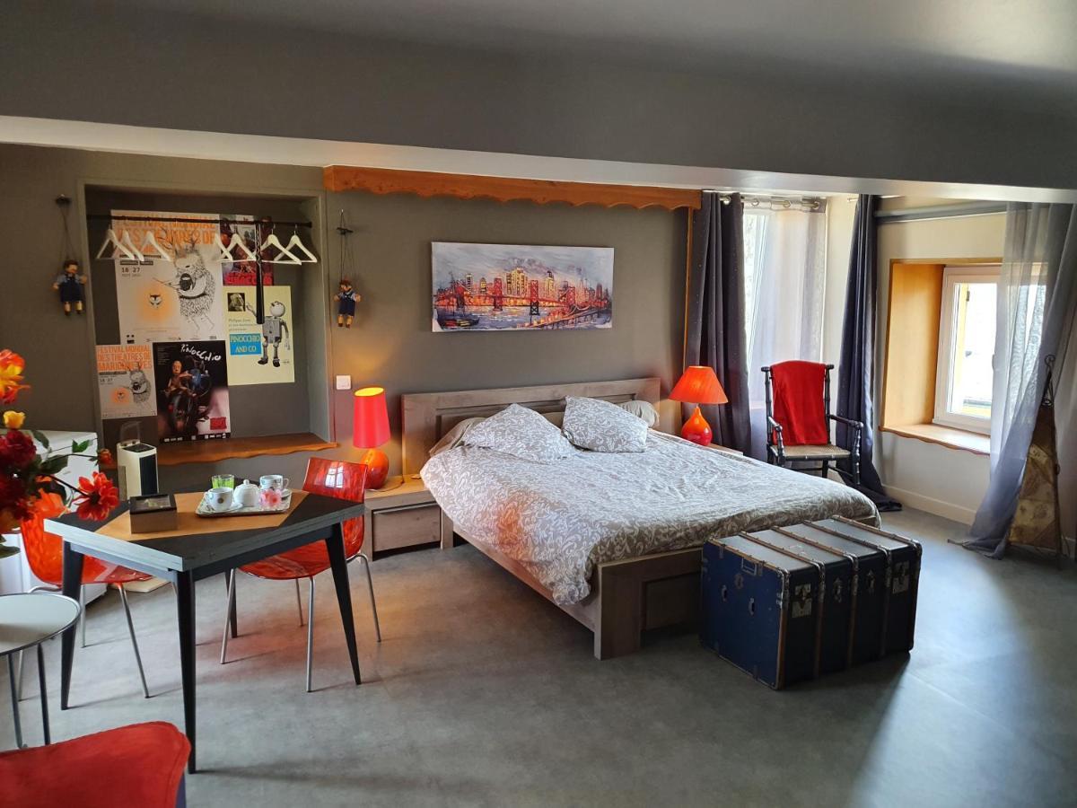 Bed and Breakfast La Ferme De Saint Julien Шарлевиль-Мезьер Номер фото